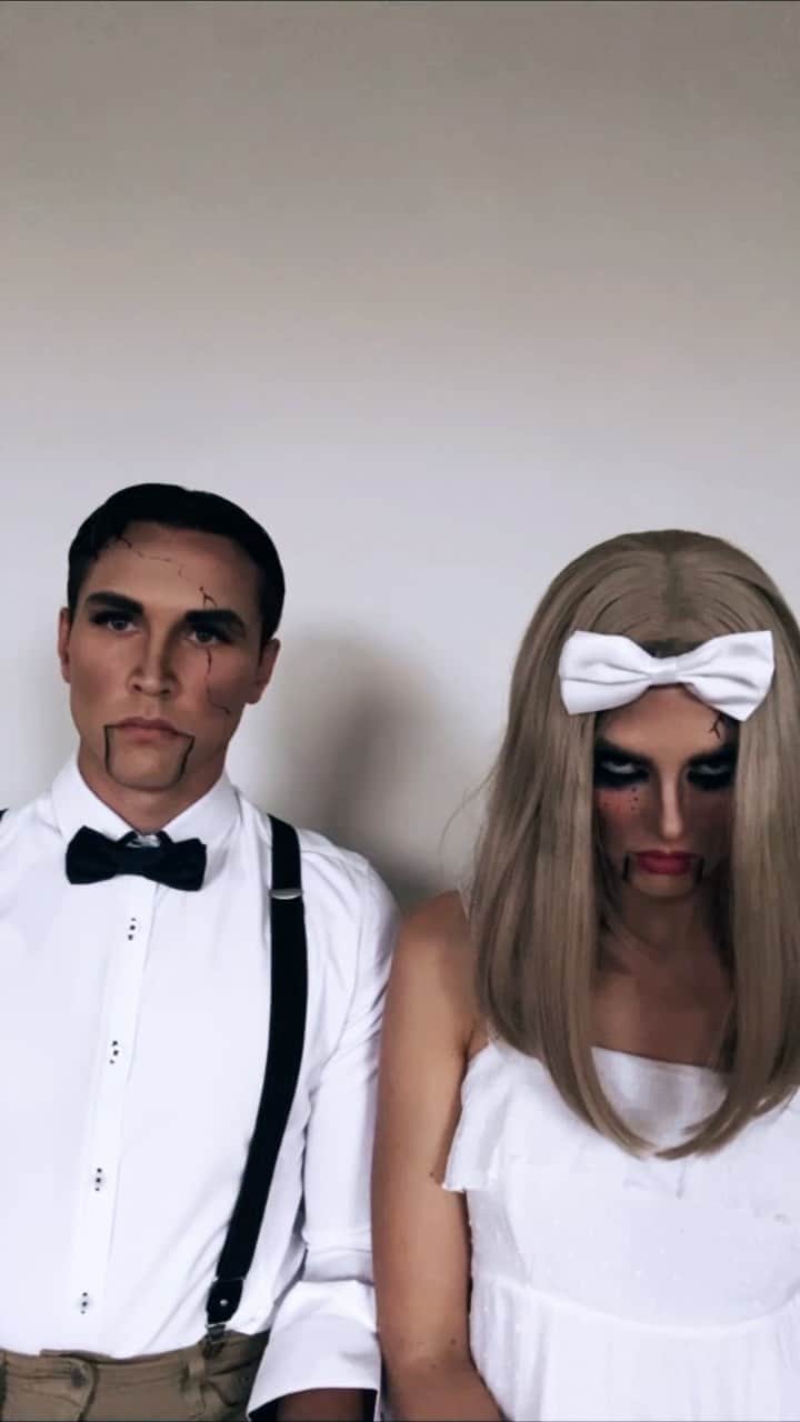 ナタリー・ジェーン・ローザーのインスタグラム：「🎭 #Halloween Dolls 🕷  My wig is @wwibetter」