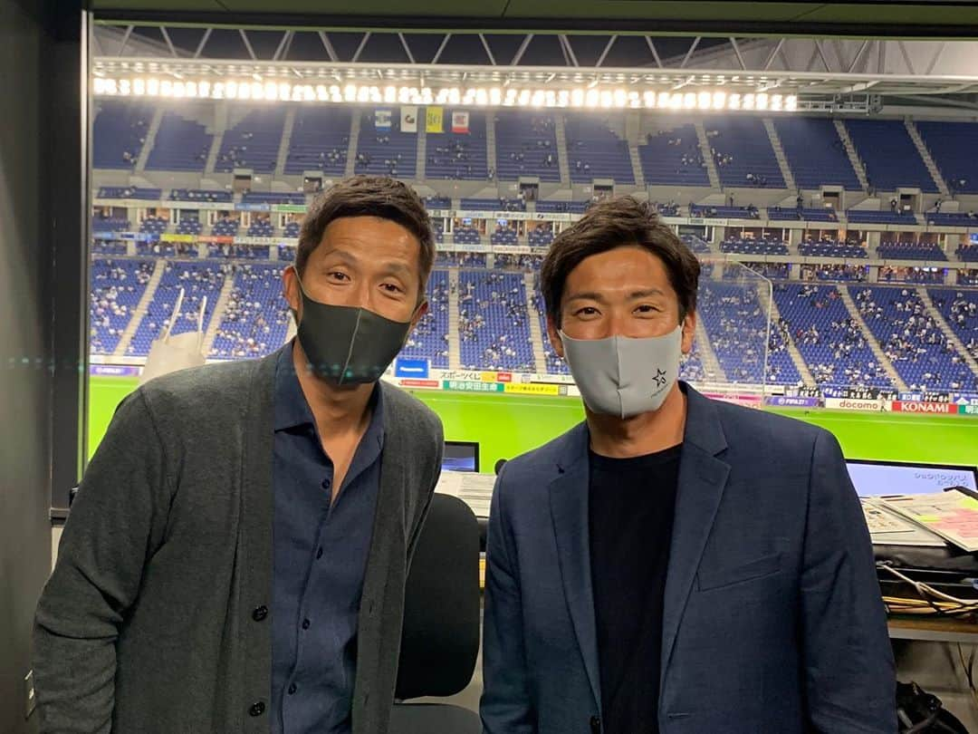 福西崇史さんのインスタグラム写真 - (福西崇史Instagram)「. 爽やかな加地亮がいた〜✨⚽️ . JリーグG大阪vs札幌の解説🎤 アウェイのサポーターも入れるようになって、雰囲気よい👍 . なんと今日は満月🌕とハロウィン🎃 . #加地亮 #加地カフェ #福西崇史 #jリーグ #ガンバ大阪 #北海道コンサドーレ札幌 #解説 #nhk #dazn #soccer #パナソニックスタジアム吹田 #雰囲気よい #fullmoon #🌕 #halloween #🎃」10月31日 22時20分 - takashi_fukunishi