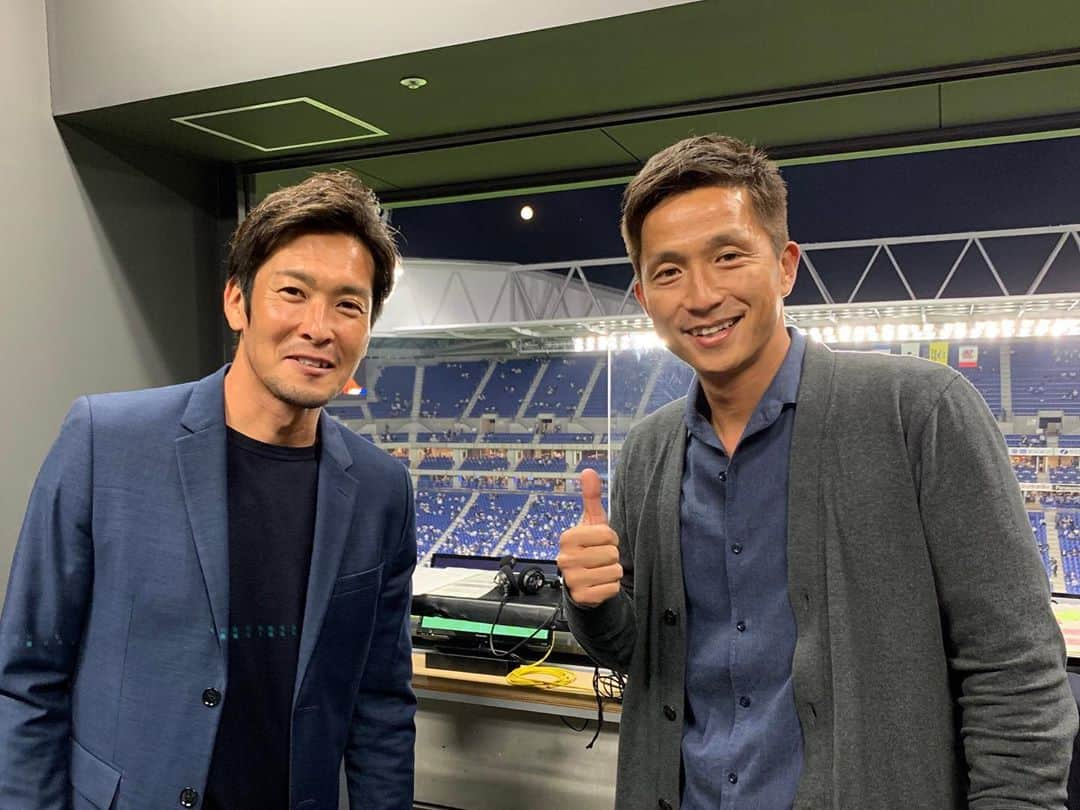 福西崇史さんのインスタグラム写真 - (福西崇史Instagram)「. 爽やかな加地亮がいた〜✨⚽️ . JリーグG大阪vs札幌の解説🎤 アウェイのサポーターも入れるようになって、雰囲気よい👍 . なんと今日は満月🌕とハロウィン🎃 . #加地亮 #加地カフェ #福西崇史 #jリーグ #ガンバ大阪 #北海道コンサドーレ札幌 #解説 #nhk #dazn #soccer #パナソニックスタジアム吹田 #雰囲気よい #fullmoon #🌕 #halloween #🎃」10月31日 22時20分 - takashi_fukunishi