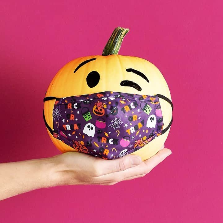 ロック&リパブリックのインスタグラム：「Happy Halloween, but make it 2020. 😉」