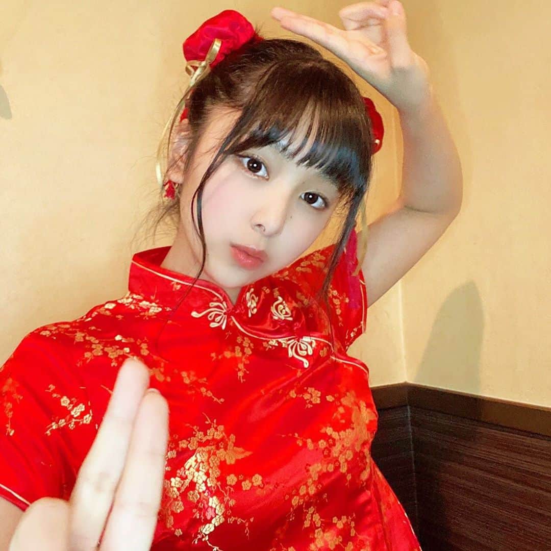 栗田桃花さんのインスタグラム写真 - (栗田桃花Instagram)「ハッピーハロウィン🎃 チャイナコスをしてみたよ🇨🇳 お団子カバーは手縫いで頑張りましたっ(´ ˘ `๑) 我爱你♡ ・ #ハロウィン #ハロウィンコスプレ #チャイナドレス #チャイナ服 #チャイナコス」10月31日 22時22分 - kurimomo330