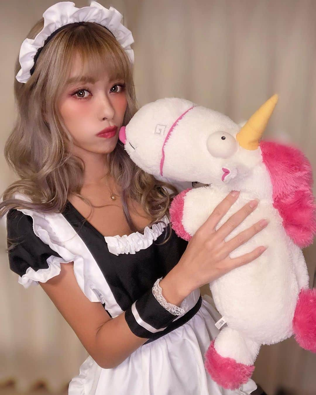 NAHOさんのインスタグラム写真 - (NAHOInstagram)「#HappyHalloween 🎃👻🍭 ぺろーん🦄💕 . . なちは、、、 『ご主人様ぁっっ💋💓』 なんて萌え言葉、、ぜったぃ言えないww😈🧹♡ . . #地雷メイク 風。。💄 . . . #cyberjapan #cjd_naho #cyberjapandancers #halloween #halloweennight #trickortreat #makeup #cosplay #japanesegirl #サイバージャパン #サイバージャパンダンサーズ #なちぽん #ハロウィン　#コスプレ #ハロウィンコスプレ #メイド #メイド服 #地雷系女子 #メイク #変身 #もー絶対着ない　ww」10月31日 22時30分 - naho25__kai_noa