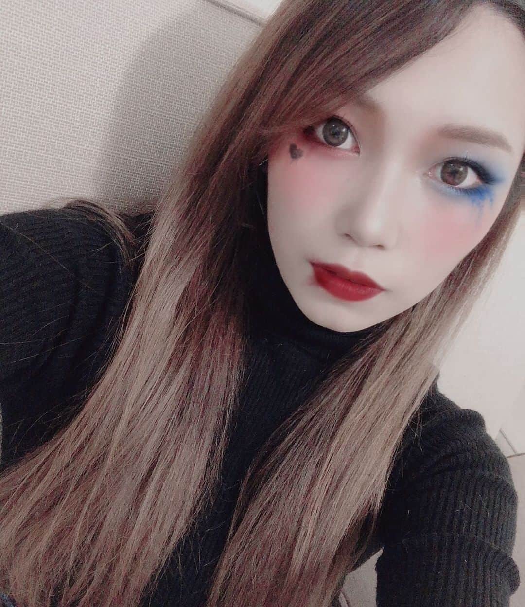 R!Nのインスタグラム：「Trick or Treat?  #Halloween #ハロウィン #ハロウィン🎃 #🎃 #ハーレクイン #メイク #Aldious #ringemie」