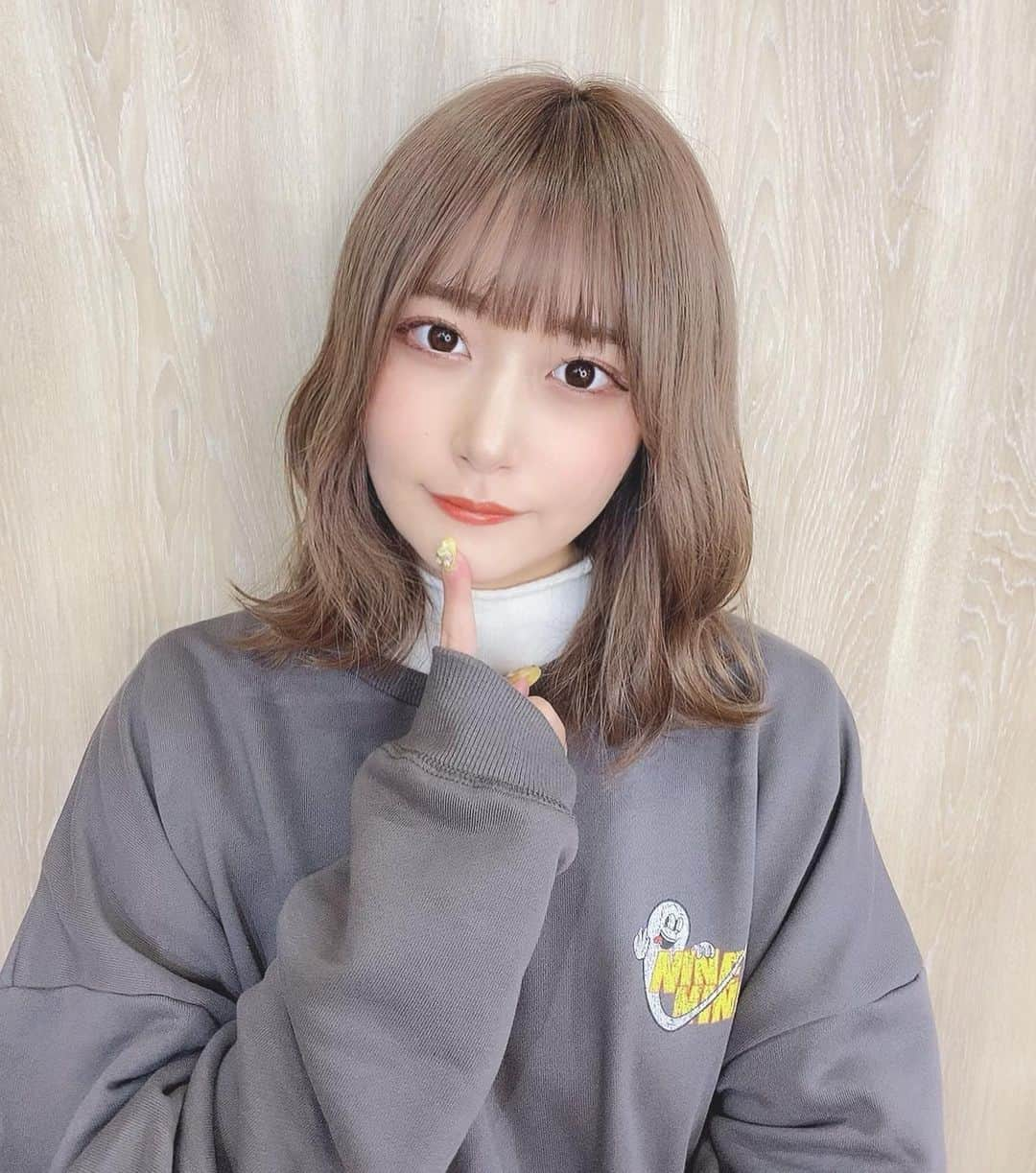 山本優菜さんのインスタグラム写真 - (山本優菜Instagram)「髪の毛生き返った🥺あんじゅさんありがとう〜♥  質問の多かったこのトレーナーは @9090s_ のです！^ ^」10月31日 22時43分 - yamamoto__yuna