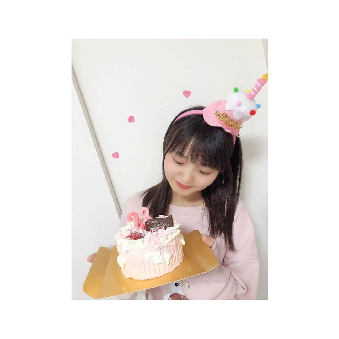 稲垣香織さんのインスタグラム写真 - (稲垣香織Instagram)「・ ・ ・ 🎂♥💭  1997.10.31♥2020.10.31 今日はお誕生日でした!!🧸  いつもかおりのことを応援して下さって本当にありがとうございます!!🥰 これからもよろしくお願いします(≧ω≦)  @sayaya_38 ちゃんが可愛いケーキで祝いしてくれました〜🥺可愛いすぎる!!🎀 去年も今年もお祝いしてくれて嬉しすぎました💕ありがとう!!🙇‍♂️✨  そして今日は、応援してくださる皆様と一緒にSHOWROOMでクリームソーダで乾杯しました〜!!🍈🍹 本当に楽しかったです!!✨  みんな大好きです(≧ω≦)  #誕生日 #ハロウィン」10月31日 22時41分 - kaori.team4_16