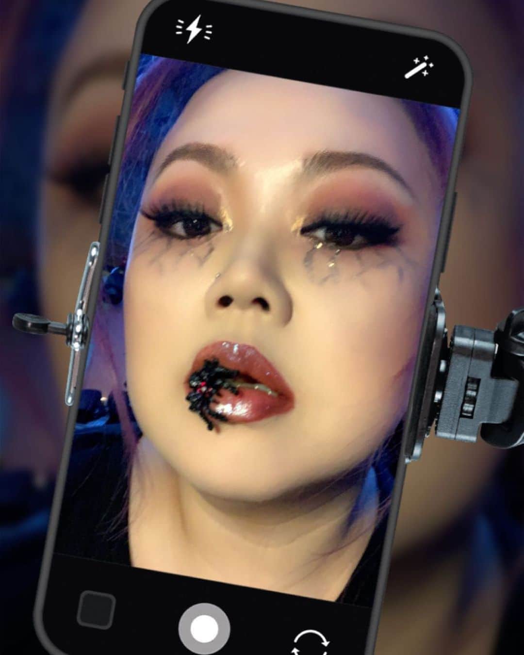 YURIのインスタグラム：「インスタ live見てくださった皆様有難う❣️楽しいステイホームハロウィン🎃になりました😆11.17会おうね🎤💻❣️Happy #Halloween🎃👻be safe! #wearamask #tokyo #japan」