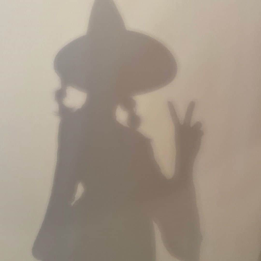 坂口理子さんのインスタグラム写真 - (坂口理子Instagram)「HappyHalloween🎃✨ 街で仮装してる人が居て 今日がハロウィンなんだ！ そして土曜日だって気づいた！ #halloween #仮装 #魔女 #ハロウィン #いつのまにか #終わろうとしてた #生写真 #チェックしてね」10月31日 22時59分 - ricopi__hkt48