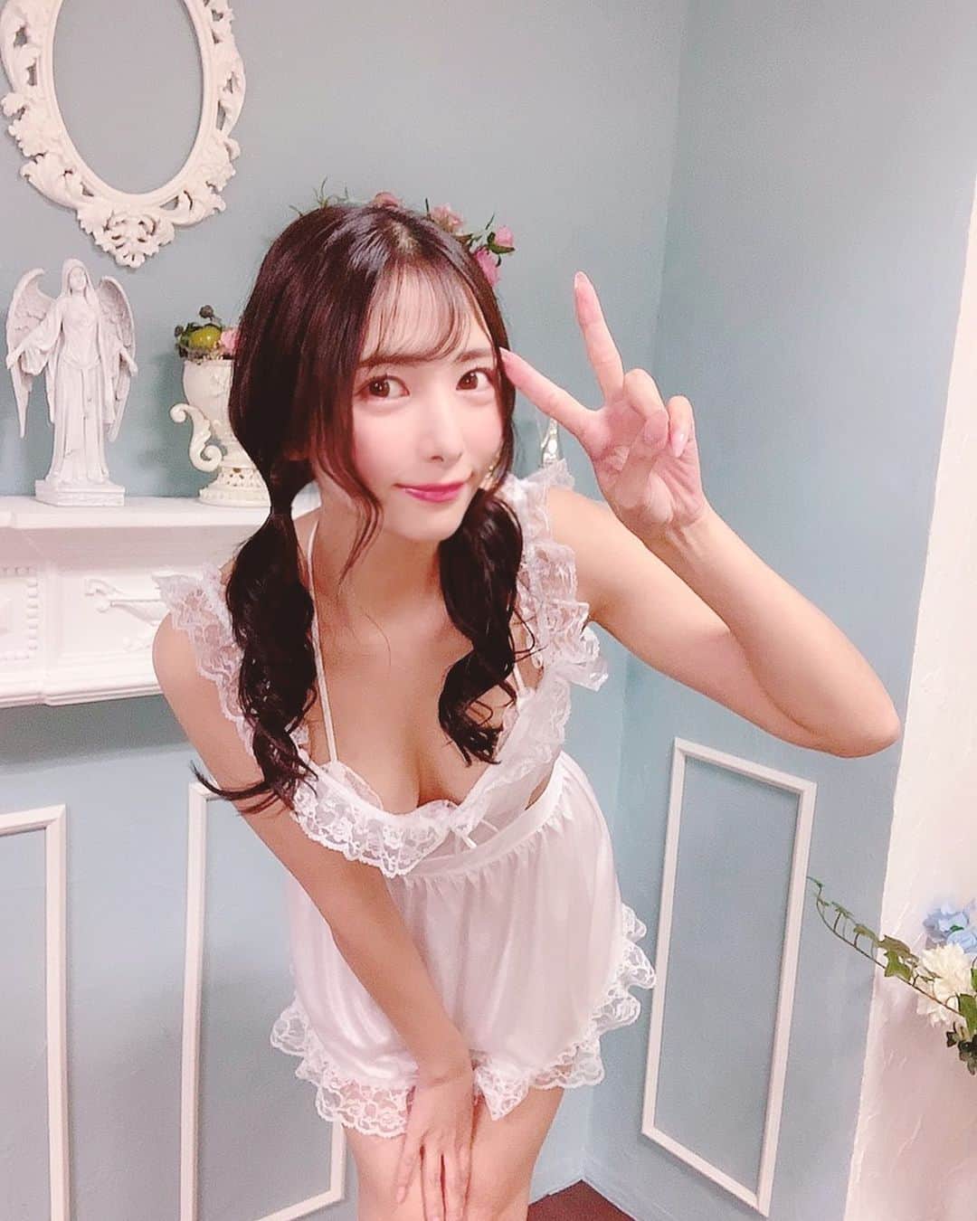 南沙羽のインスタグラム：「はっぴぃ〜はろうぃん👻🎃  #ハロウィンコスプレ #コスプレ  #メイド #メイド服 #メイドコスプレ  #グラビア #グラビアアイドル #グラドル  #グラドル自画撮り部 #フォロー #フォローミー #follow #followｍe  #ポートレート#自撮り #ダイエット #セクシー #美乳 #バストアップ #selfie #selfietime #japanesegirl #gravure #halloween」
