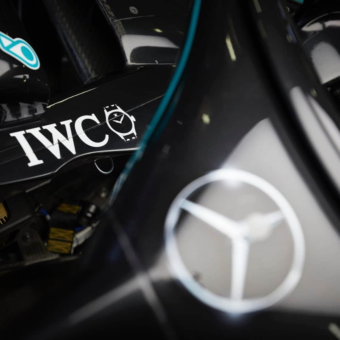 IWCさんのインスタグラム写真 - (IWCInstagram)「After #EifelGP & #PortugueseGP, sending the best wishes from #Schaffhausen to #ImolaGP, where @mercedesamgf1 team will be competing. #IWCRacing #F1」10月31日 22時57分 - iwcwatches