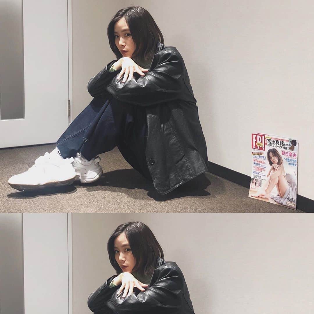朝日奈央さんのインスタグラム写真 - (朝日奈央Instagram)「10/30発売「FRIDAY」  表紙をやらせていただきました💚 中身も是非チェックしてください🕺🏻  📷 @kosuke1980」10月31日 23時01分 - pop_step_asahi