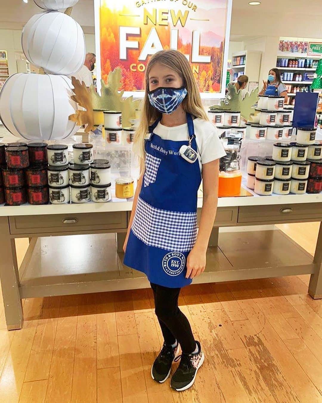 Bath & Body Worksさんのインスタグラム写真 - (Bath & Body WorksInstagram)「🖤 Happy Halloween!🧡 We LOVE seeing you all dressed up in your favorite fragrance ➡️ keep tagging us in your Bath & Body Works-inspired costumes for a chance to be featured today!」10月31日 23時06分 - bathandbodyworks