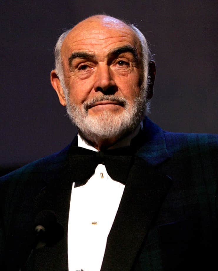 Just Jaredさんのインスタグラム写真 - (Just JaredInstagram)「Legendary actor Sean Connery has died at the age of 90. Tap this photo at the LINK IN BIO to read his son’s statement for more details on this sad loss. #SeanConnery Photo: Getty」10月31日 23時17分 - justjared