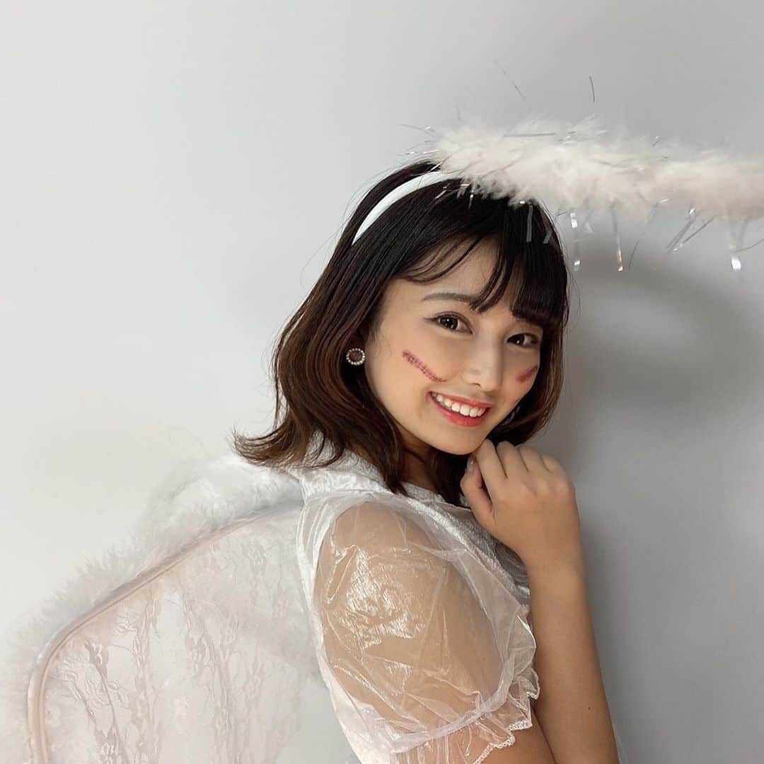 坂田茉世さんのインスタグラム写真 - (坂田茉世Instagram)「HAPPY HALLOWEEN 👼🏻🤍 去年は悪魔の仮装だったのですが、 今年は10分だけ天使になりました~！」10月31日 23時27分 - mayopppe_