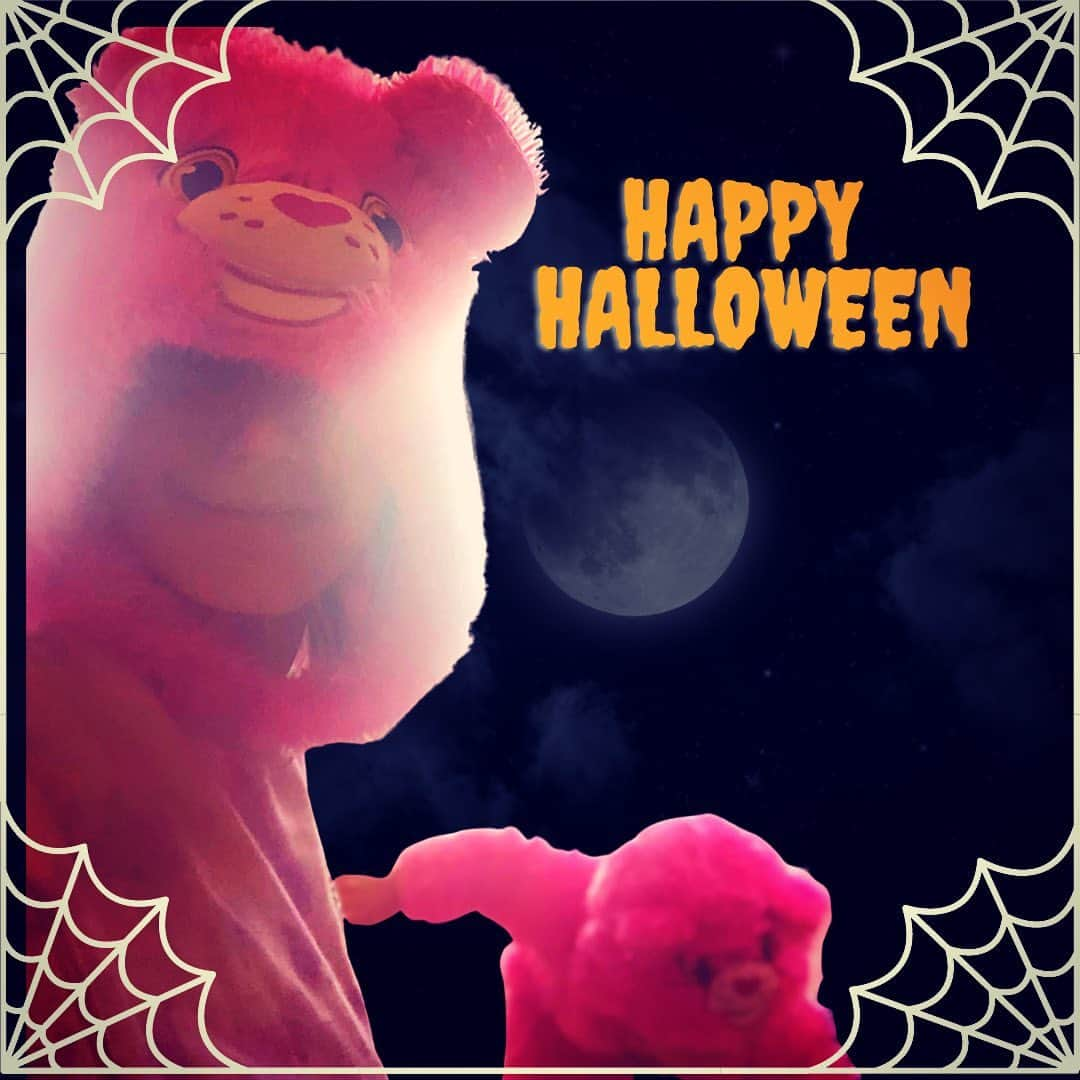 ミーガン・オリーさんのインスタグラム写真 - (ミーガン・オリーInstagram)「#spooooky #happyhalloween #carebears #spreadlove」10月31日 23時26分 - officialmeghanory