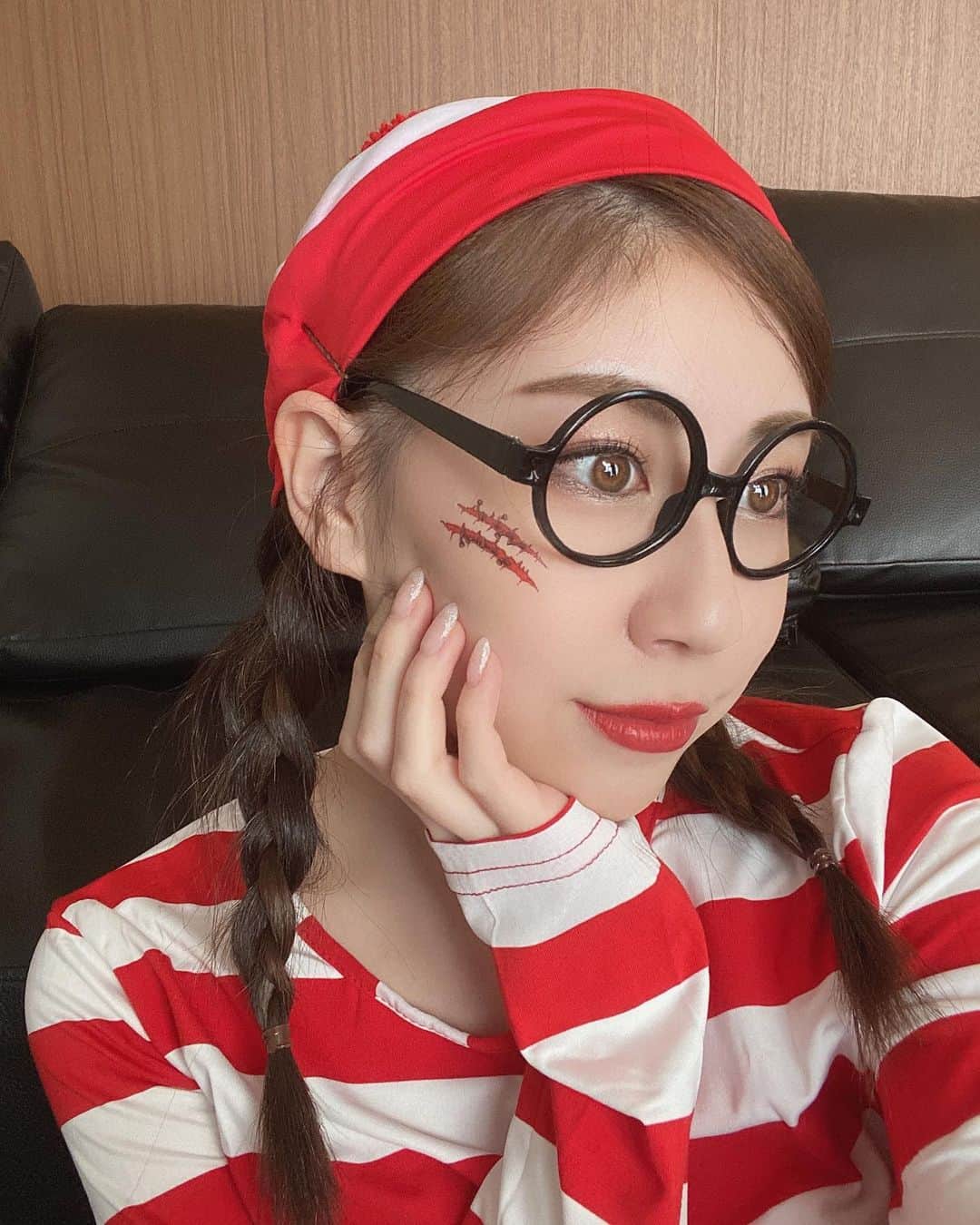 のインスタグラム：「👻 Happy Halloween🎃 ・ #Halloween #ハロウィン  #ウォーリーを探せ  #happyhalloween  #ハロウィン仮装  #ハロウィンメイク  #🎃  #👻」