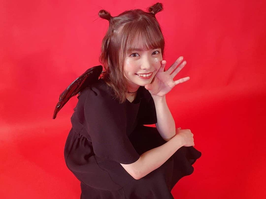 渕上舞さんのインスタグラム写真 - (渕上舞Instagram)「はっぴーはろうぃん😈🎃 . . 今年は会えなかったので、 コメントでお菓子をください🍭🍭笑 . . #happyhalloween #ハロウィン2020 #ハロウィンコスプレ #ハロウィンメイク #小悪魔 #デビル #ツノヘアー #hkt48 #生写真 #撮影 #オフショット #followｍe .」10月31日 23時34分 - mai_fuchigami_48