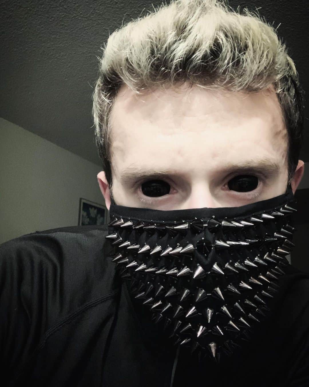 のインスタグラム：「Happy halloween! Which is your favorite, the first or the ssssecond? 🐍」