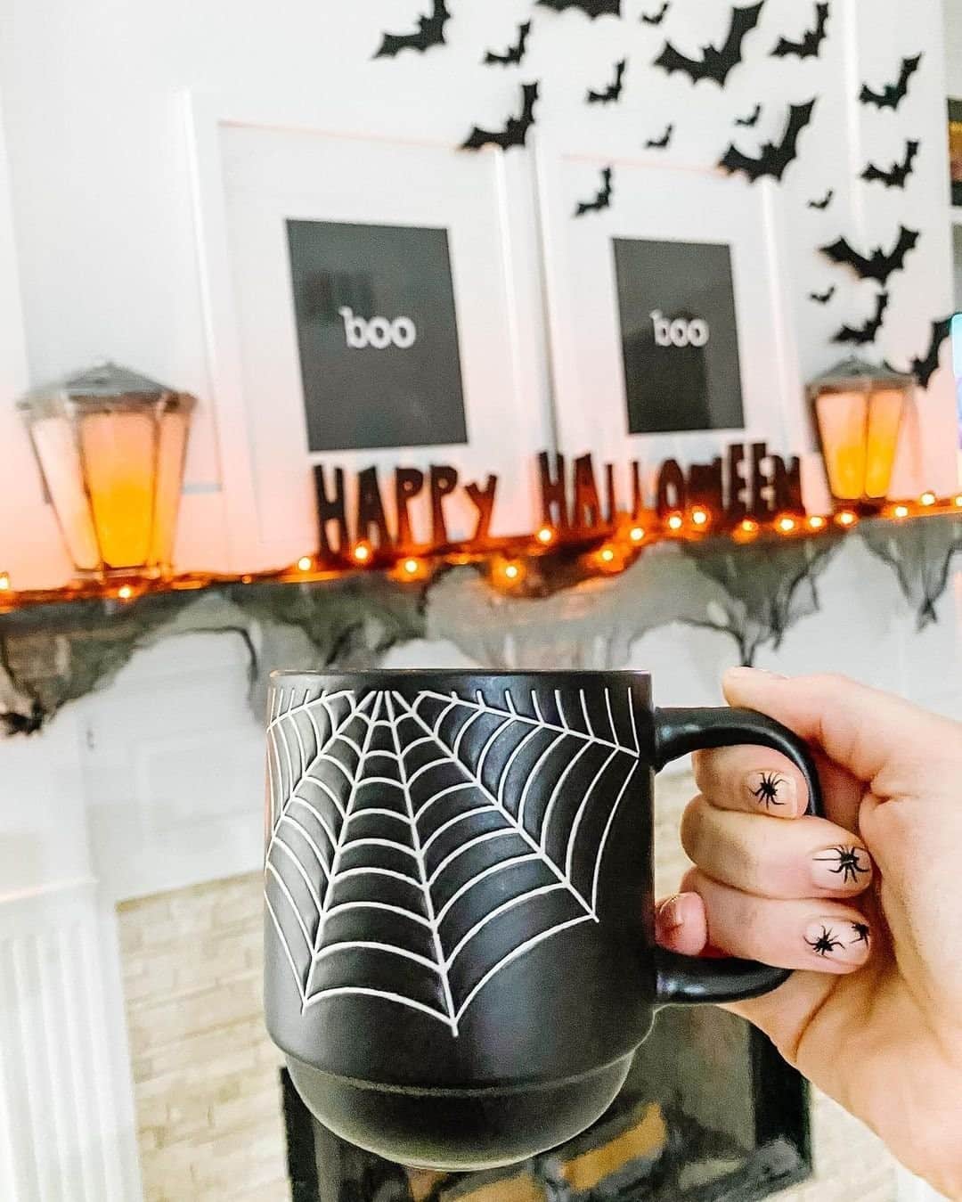 T.J.マックスのインスタグラム：「Happy #Halloween to you and your boo crew! 🎃 👻 (📷: @tabithagrace21)」