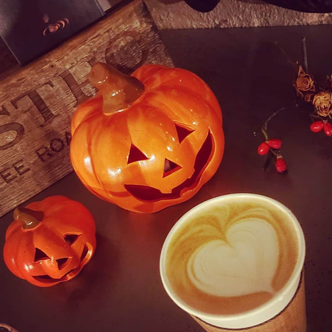 巴山萌菜さんのインスタグラム写真 - (巴山萌菜Instagram)「ハピハロでした🎃  #ハッピーハロウィン #halloween」10月31日 23時57分 - mona_tomoyama