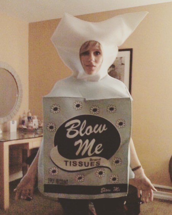 ジェシー・ベイリンのインスタグラム：「Throwback to Halloween ‘08」