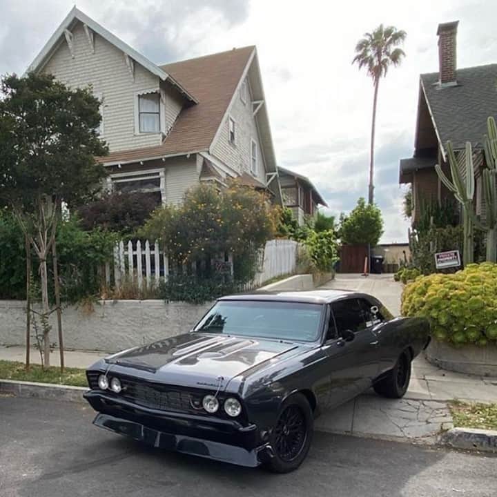 Classics Dailyさんのインスタグラム写真 - (Classics DailyInstagram)「#ClassicsFeature _____ Name that house. _____ #classiccar #musclecar #hotrod #protouring #prostreet #restomod #classicsdaily #streetrod #streetcar #customcar #hotrods #streetrods #chevrolet #chevelle」11月1日 0時02分 - classicsdaily