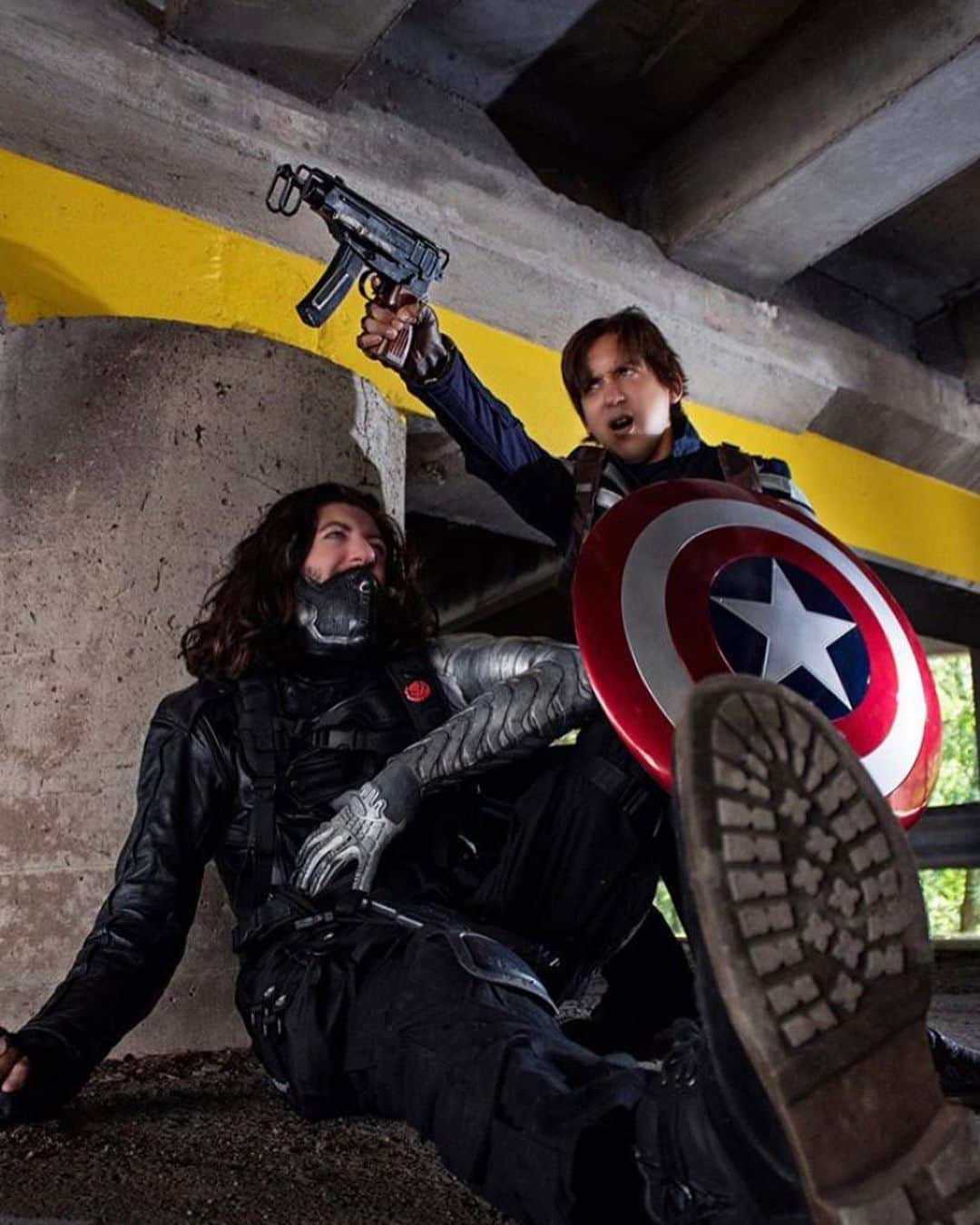 セバスチャン・スタンさんのインスタグラム写真 - (セバスチャン・スタンInstagram)「Long hair? ✔️ Metal arm? ✔️ Misunderstood menacing spirit? ✔️ These #WinterSoldier costumes are blowing my mind! 🤯 Thanks for sharing with me and have a safe and Happy #Halloween 🎃」11月1日 0時02分 - imsebastianstan