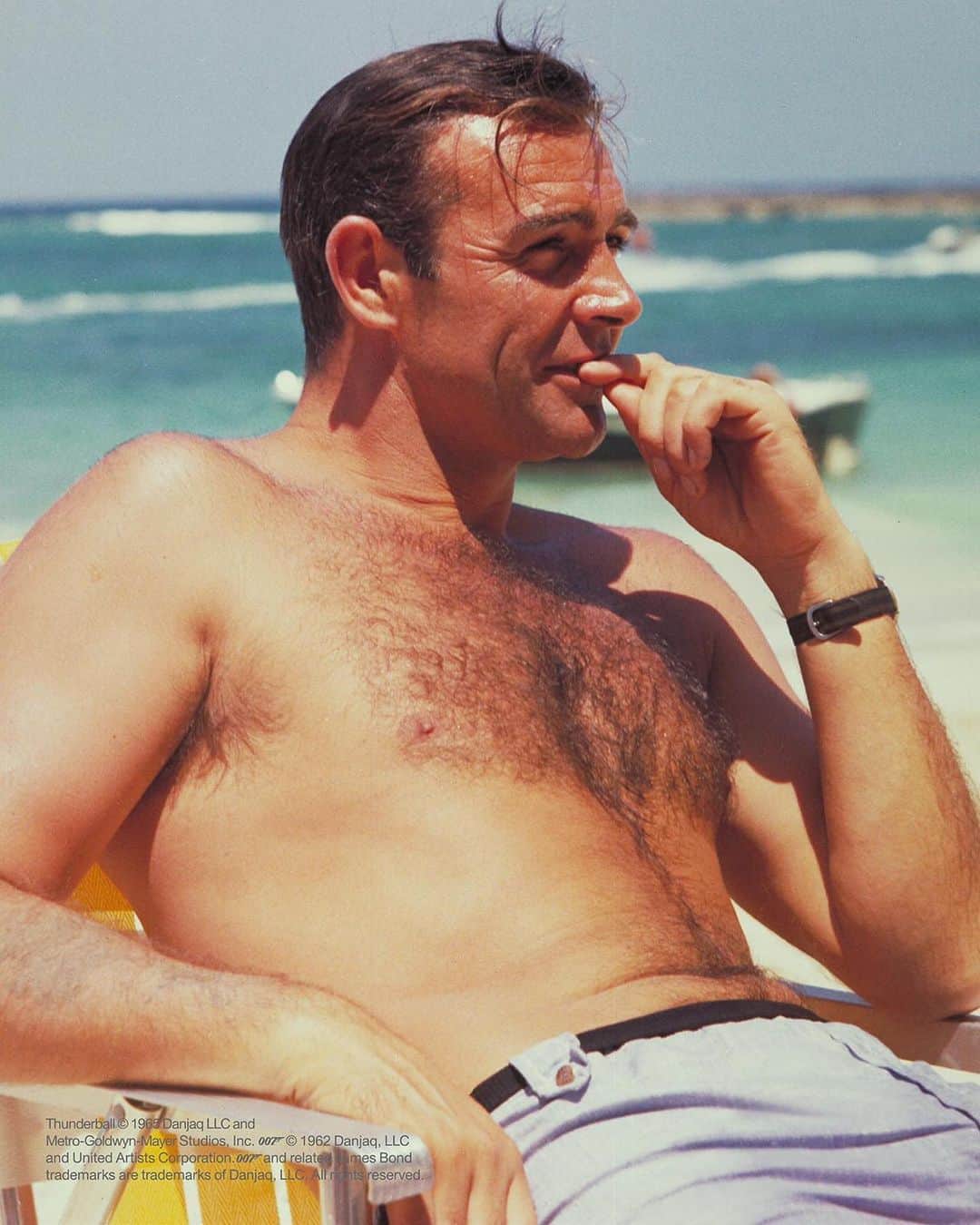 オールバーブラウンのインスタグラム：「We are saddened to hear that a true great has passed away today. Rest in peace Sir Sean Connery.」