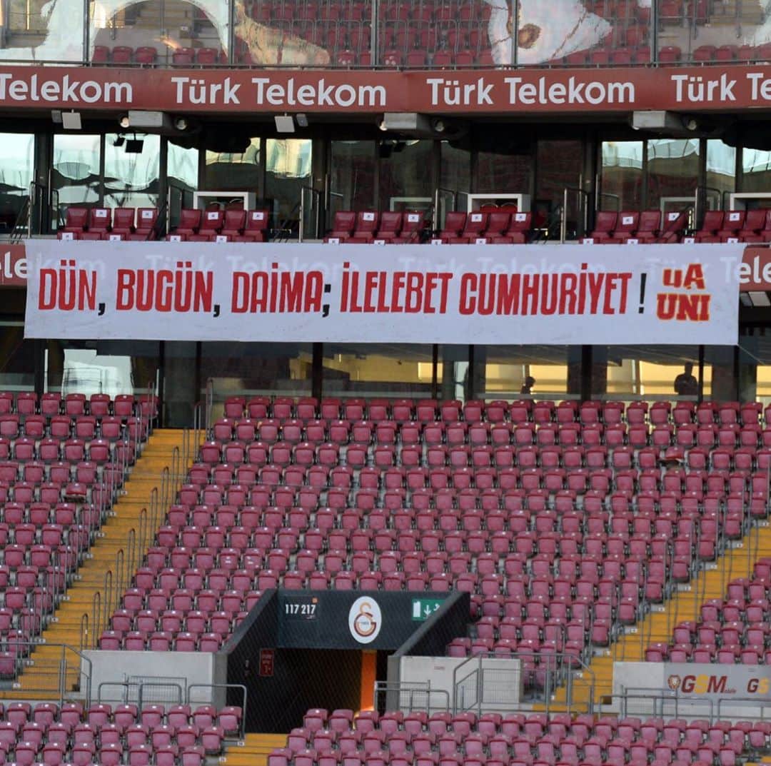 ガラタサライSKさんのインスタグラム写真 - (ガラタサライSKInstagram)「Dün, bugün, daima; İlelebet Cumhuriyet! 🇹🇷 #GSvANK」11月1日 0時12分 - galatasaray