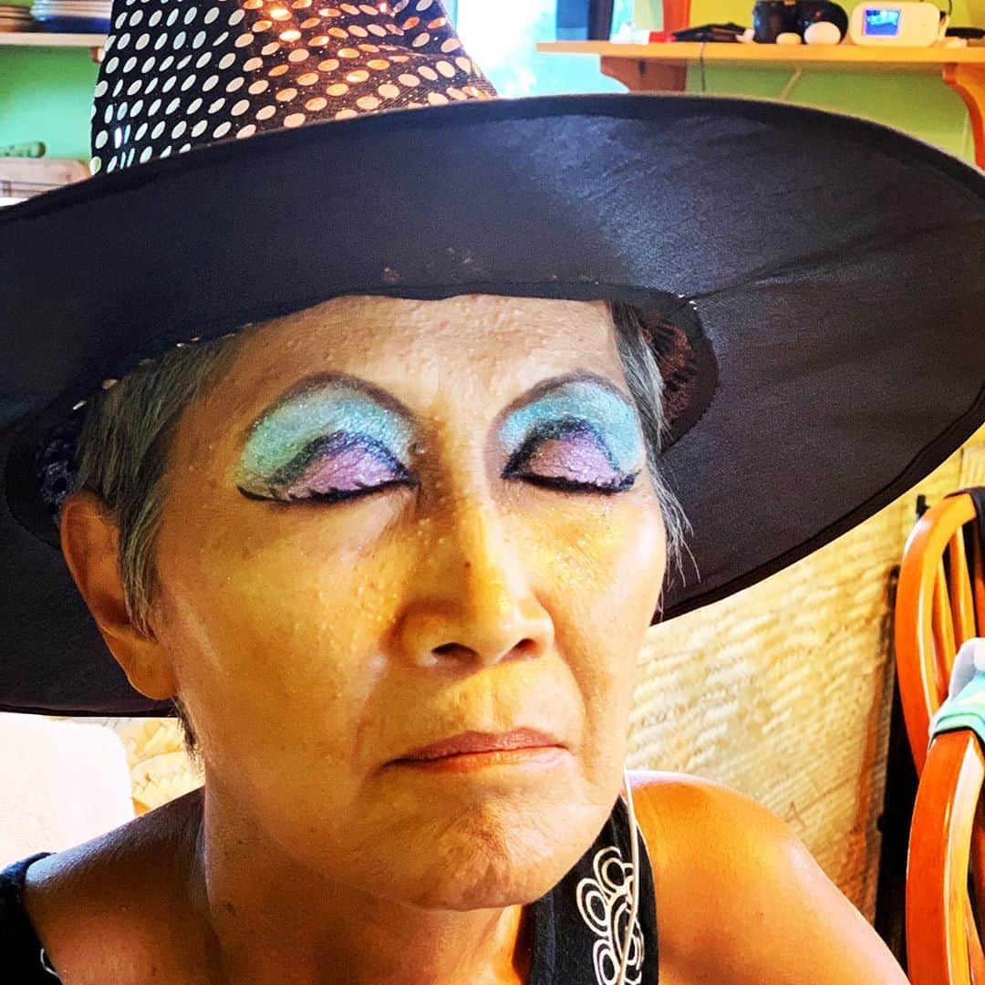 福本幸子さんのインスタグラム写真 - (福本幸子Instagram)「全員のハロウィンメイクしたよ。It was fun doing everyone’s makeup. 👻」11月1日 11時11分 - okinawajudy