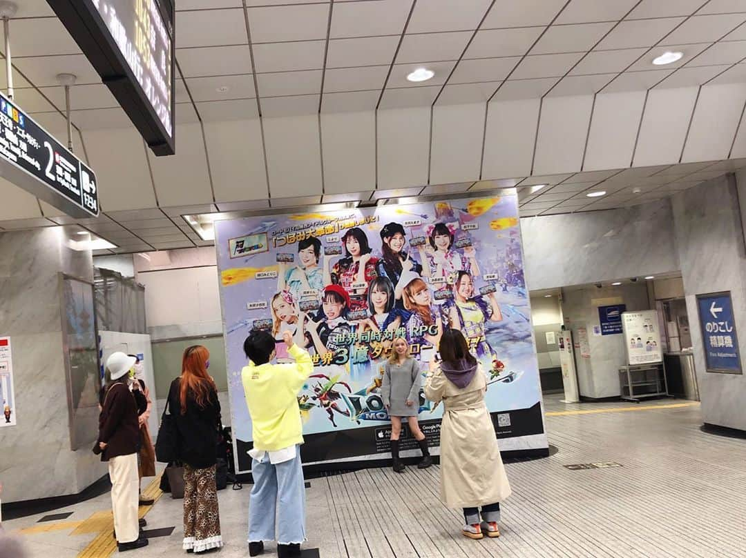 しよりさんのインスタグラム写真 - (しよりInstagram)「JR大阪駅構内南口にて ロードモバイルの広告掲載されてます🥳  想像よりも大きかった！嬉しい！ 掲載は今日までなので お近く通る方は是非一目見てね❤︎  そしてみんなありがとう！！  #ロードモバイル #つぼみ大革命」11月1日 10時10分 - shiyooori