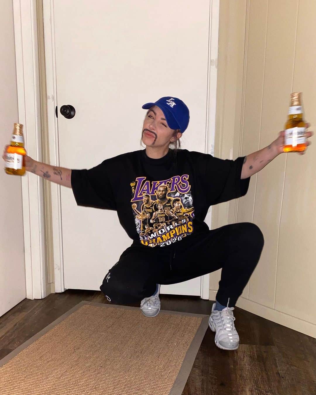 アリソン・ワンダーランドのインスタグラム：「lol @valentinokhan and I dressed up as eachother happy halloween」