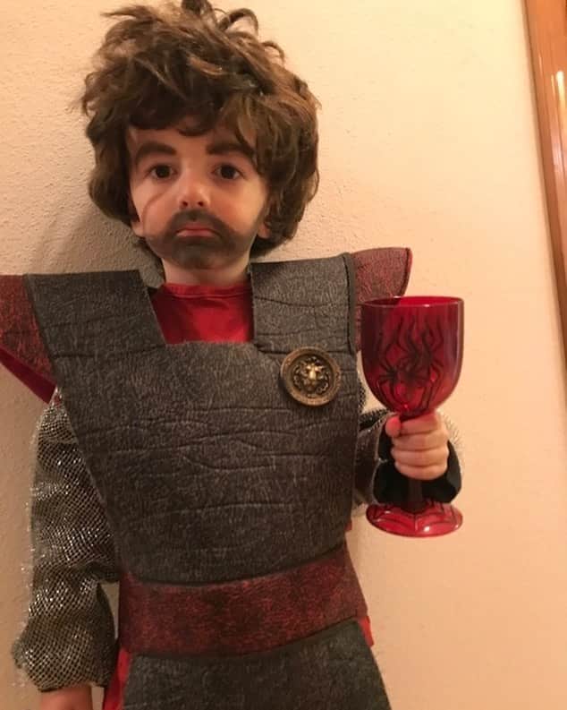 ピーター・ディンクレイジのインスタグラム：「“I drink, and I know things.” #Halloween 🎃 👻」