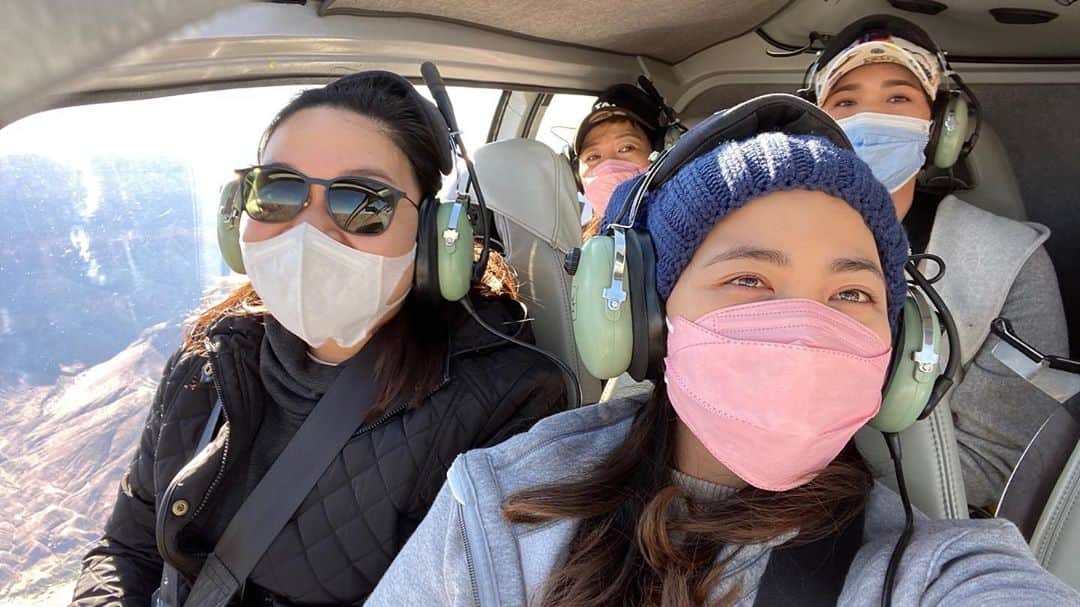 モリヤ・ジュタヌガーンのインスタグラム：「🚁🚁 #grandcanyon #momoriya #ดูให้จบนะ」