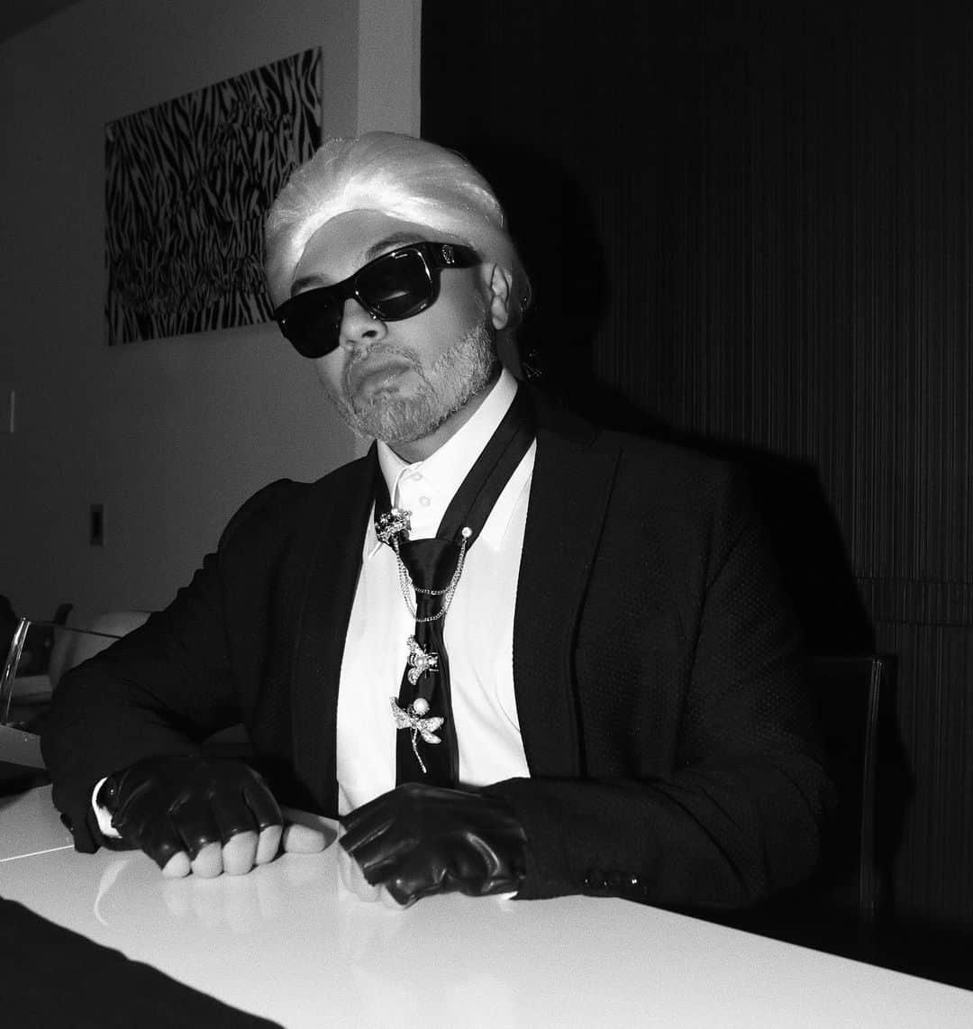 Alfredo Floresのインスタグラム：「Happy Halloween」