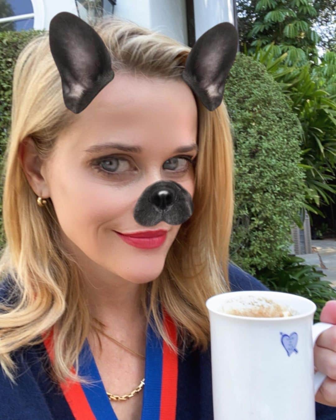 リース・ウィザースプーンのインスタグラム：「This counts as a Halloween costume, right? 🎃👻 #happyhalloween」