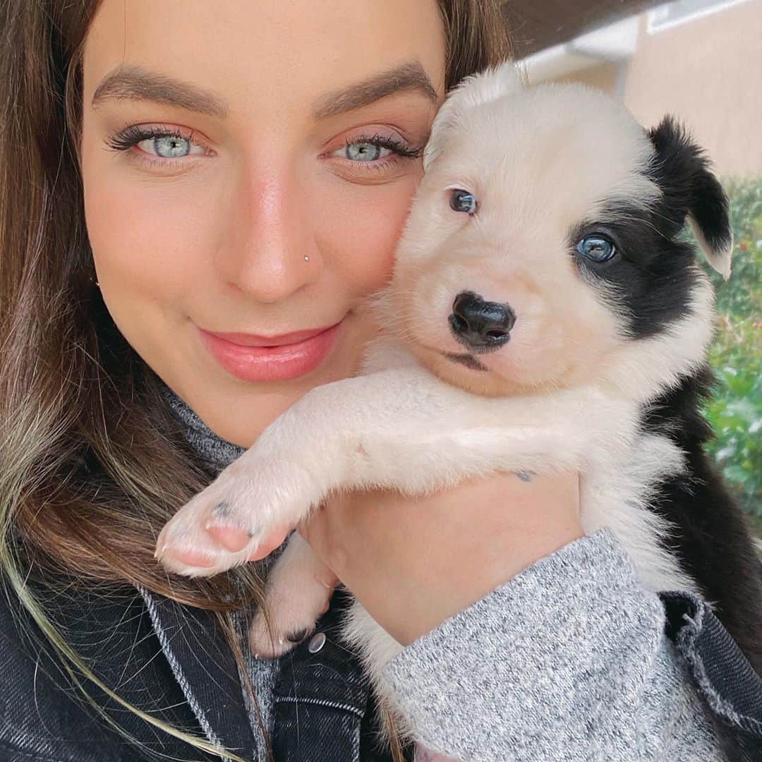 Bruna Unzuetaのインスタグラム：「Oi Augusto 🤍 (sim, ele tem vários nomes e ainda não decidi) 😂😂 (na verdade, não sei nem se ele é meu) 🤷🏻‍♀️」