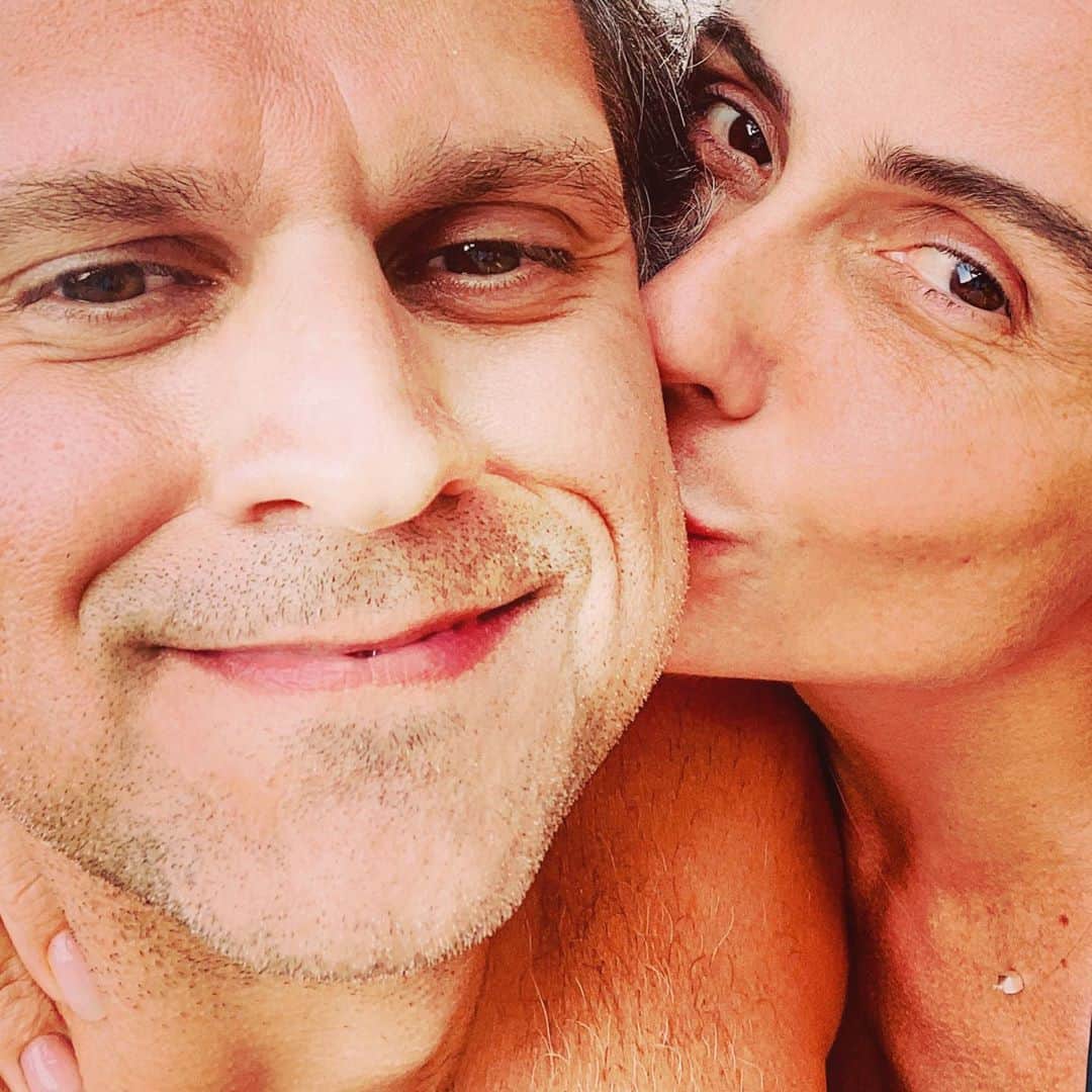 Giovanna Antonelliのインスタグラム：「🌈⚡️♥️✨💫 'T Amarei de janeiro a janeiro até o mundo acabar...' 🎈♥️👏🏻🤗💫🌈」