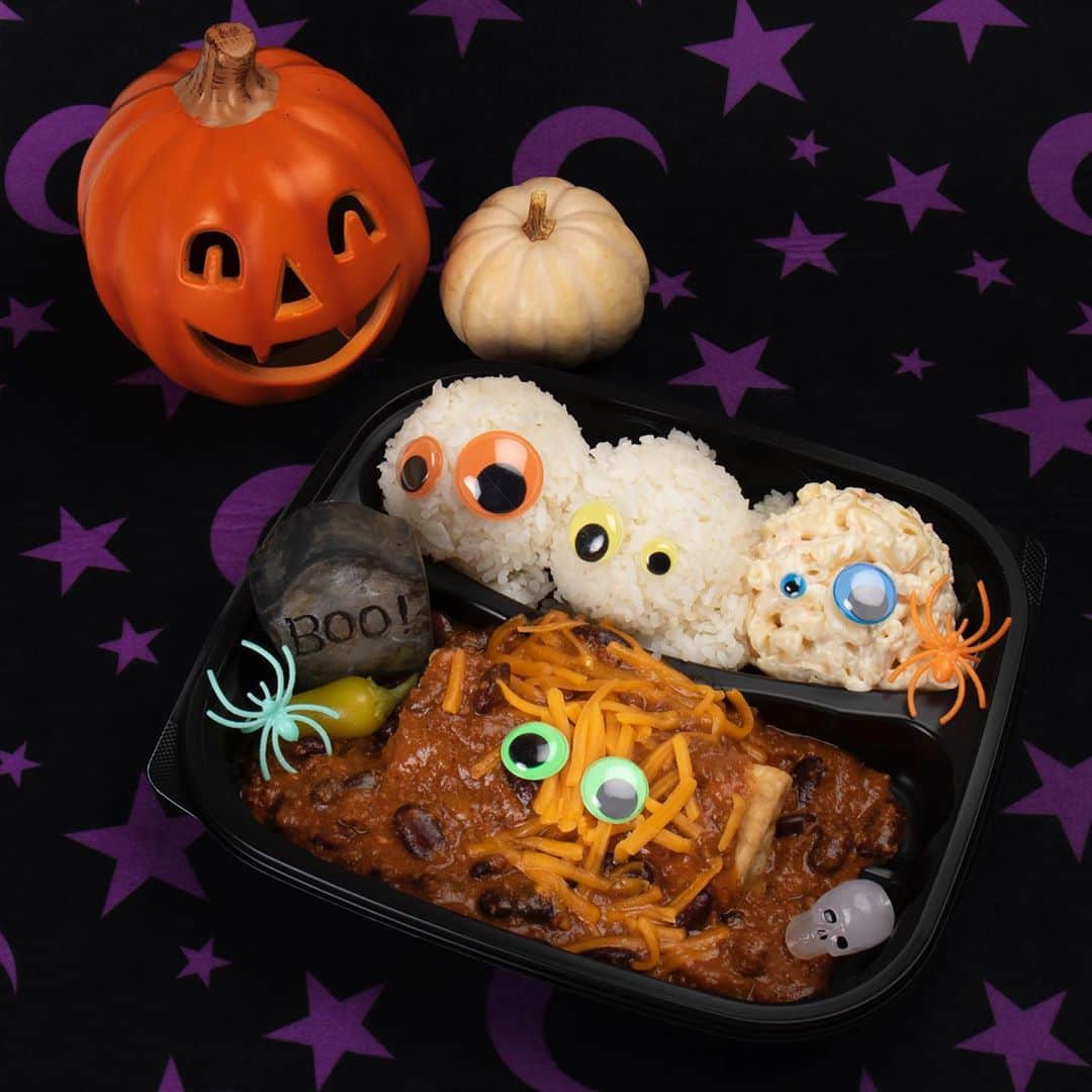のインスタグラム：「The Chili Boorrito is ALIVE! Today only get this spooktacular special for your Halloween celebration.」