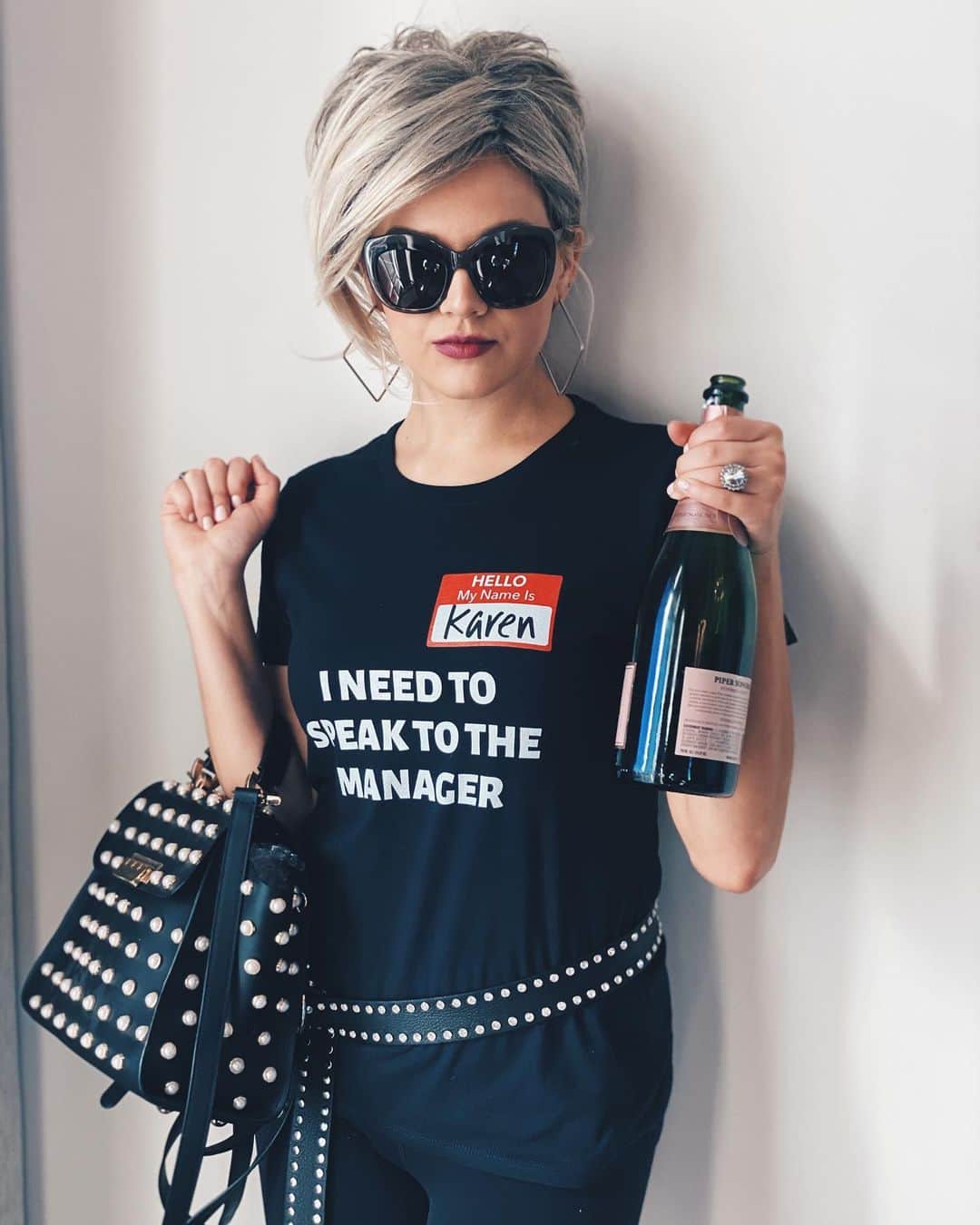 Kelsea Balleriniのインスタグラム：「I need to speak to the manager of 2020... #happyhalloween #karensofinstagram」