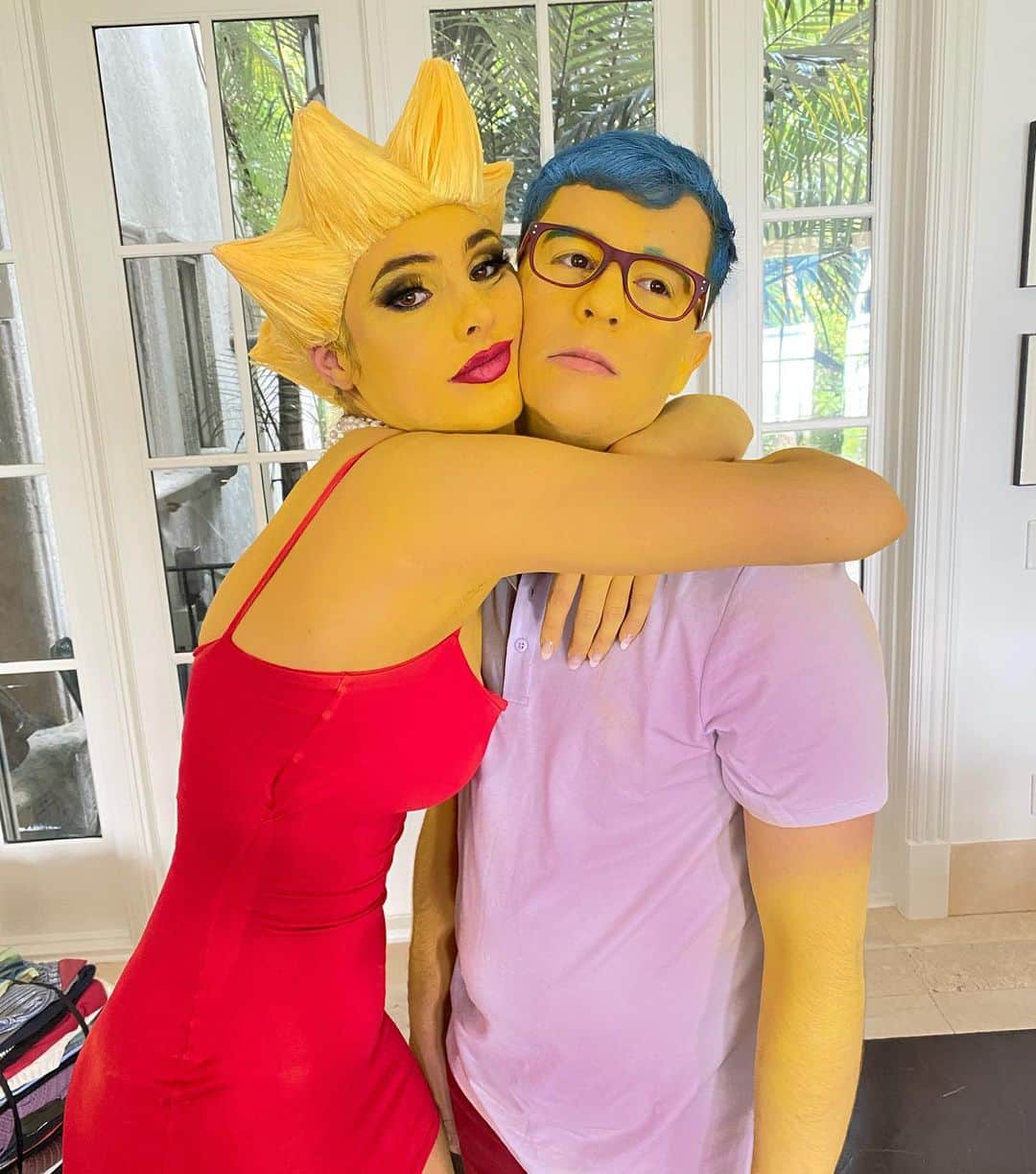Leleponsさんのインスタグラム写真 - (LeleponsInstagram)「Happy Halloween from The Simpsons 👩‍❤️‍👨🧡🧡 mau: @lou_flores」11月1日 2時59分 - lelepons