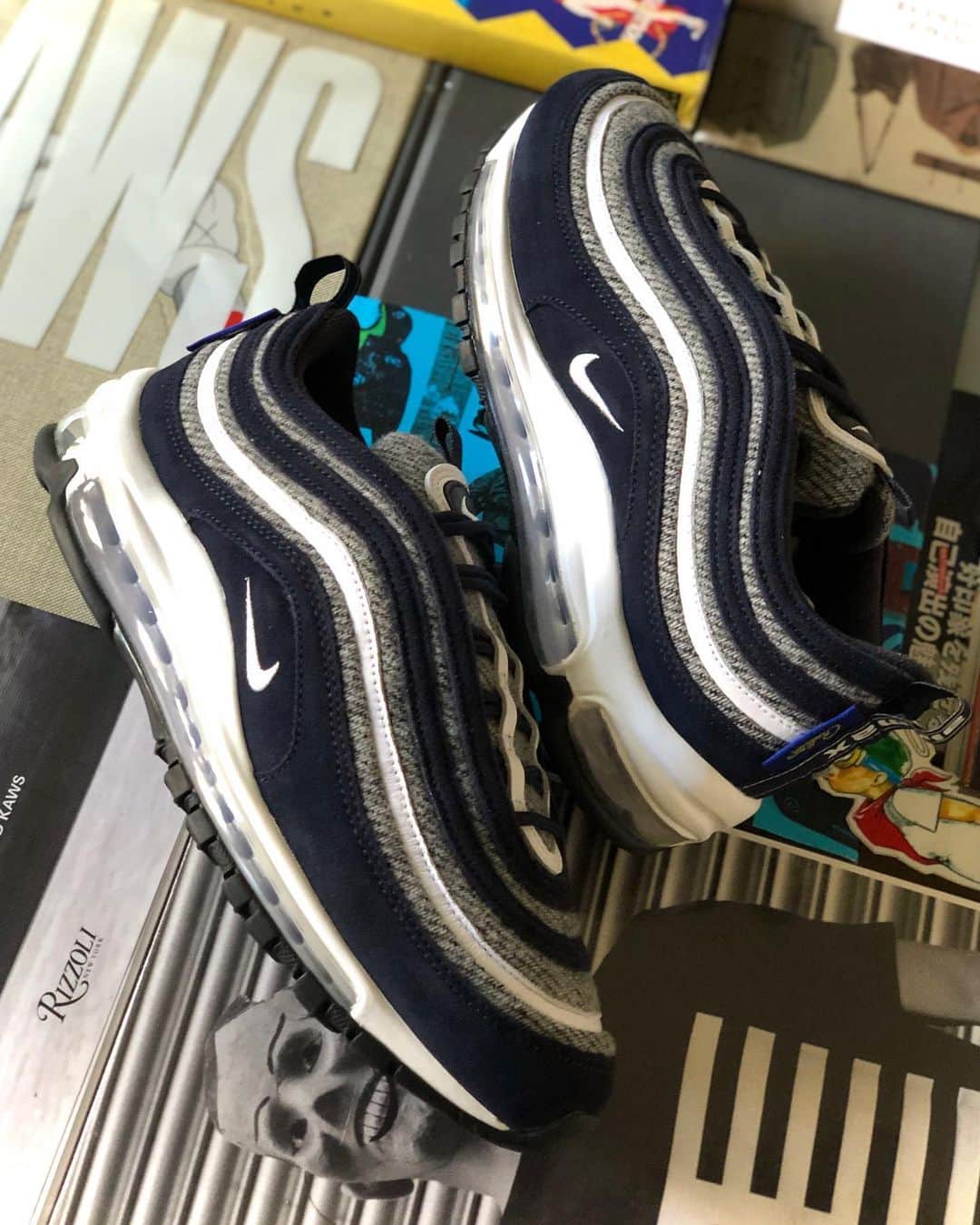 Mr. Tyさんのインスタグラム写真 - (Mr. TyInstagram)「#newpickup @pendletonwm Nike Air Max 97 By You “Navys”. Again, the 97 doesn’t need much. Navy suede, Off Noir Twill Back, white leather, white midsole/air unit, and an off noir outsole.  #am97 #ids #airmax97 #pendleton #wdywt #kissmyairs #mynikeids #pendletonwm #nikebyyou #nikeid #tysids #ijustlikeshoes #theshoegame #airmaxalways #airmax #airmasics #mynikeid #ファッション #コーティネート」11月1日 3時08分 - regularolty