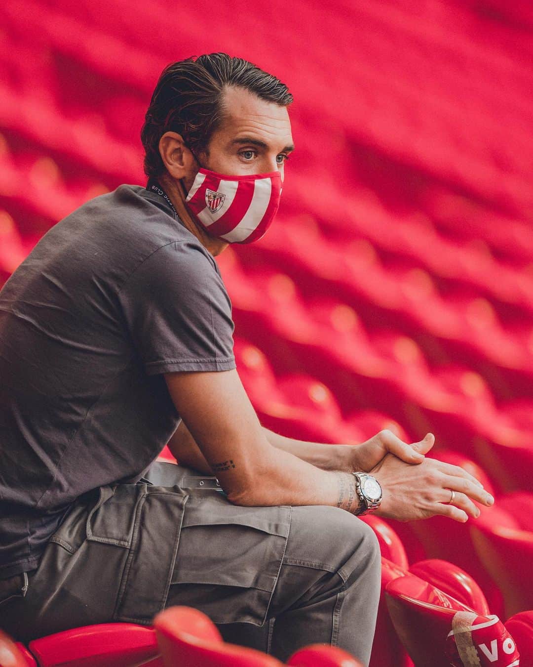 イバイ・ゴメスのインスタグラム：「SAN MAMÉS 🏟  ¡Siguiendo la pedazo VICTORIA del equipo! 💪🏼 ZORIONAK TALDE! 👏🏼 AUPA @athleticclub ! 🦁🔴⚪️」