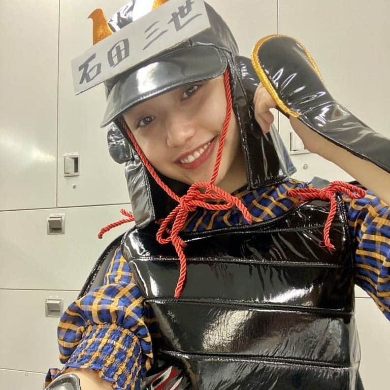 白本彩奈のインスタグラム：「さあ！  本日のNACK5「#マジカルスノーランド」は石田三世(さんせい)こと白本彩奈でお送りしてゆきます 🔥  石田三成さんではありません。あくまでも石田三世です。   今日も企画が盛り沢山！！！   いざ、参るぞ ❗❗  #三成さんごめんなさい  #msl795」