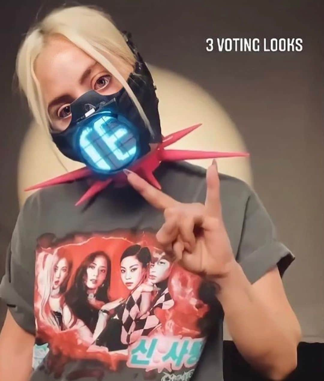 ニコラ・フォルミケッティさんのインスタグラム写真 - (ニコラ・フォルミケッティInstagram)「Which look are you wearing to the polls ?  #servethepolls @ladygaga」11月1日 3時48分 - nicolaformichetti