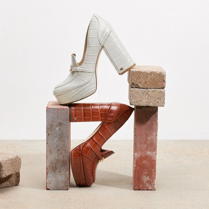 サムエデルマンのインスタグラム：「Dress to impress in the ARETHA Tap to shop this statement shoe  #SamEdelman #Fall2020」