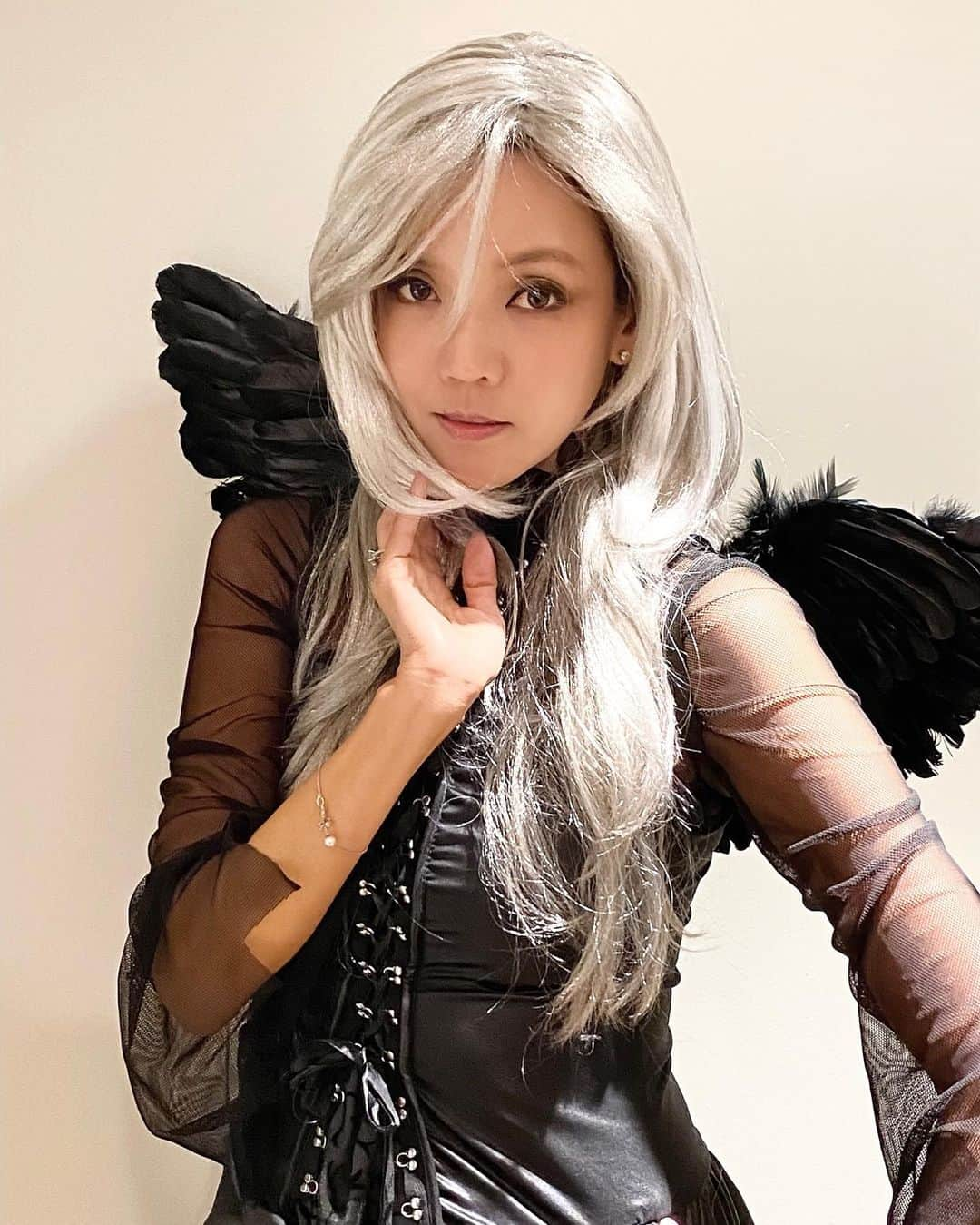 和央ようかさんのインスタグラム写真 - (和央ようかInstagram)「Happy Halloween 🎃👻 I’m a Fallen Angel 👼😂 Thank u for joining my Halloween Party on zoom 🎃It was lots of fun😘❤️  ハッピーハロウィン🎃👻 昨日のzoomでのハロウィンパーティーに参加して下さった皆様、有難うございました😘  みんなの顔が見れて幸せすぎるひと時でした😊 楽しんで頂けていたら嬉しい😆 また、お会い出来る日まで😘 One ❤️  因みにこれは堕天使のコスプレ😂  #takakoworldstylin🌎 #lifestyle #hawaii #halloween #yokawao #和央ようか#ハロウィン」11月1日 3時59分 - yokawao0215