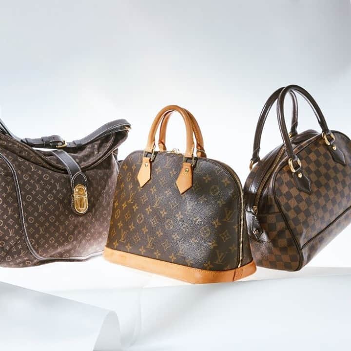 GILTのインスタグラム：「Tricks aren’t really our thing, so here’s a treat. Shop vintage #LouisVuitton in the link in bio.」