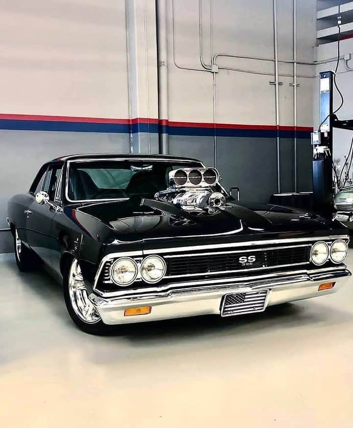 Classics Dailyさんのインスタグラム写真 - (Classics DailyInstagram)「#ClassicsFeature _____ The sight of a supercharger sticking out of the hood will never get old. This Chevelle is nasty. @keystoneautomotiveoperations  _____ #classiccar #musclecar #hotrod #protouring #prostreet #restomod #classicsdaily #streetrod #streetcar #customcar #hotrods #streetrods #chevelle #chevrolet」11月1日 4時01分 - classicsdaily