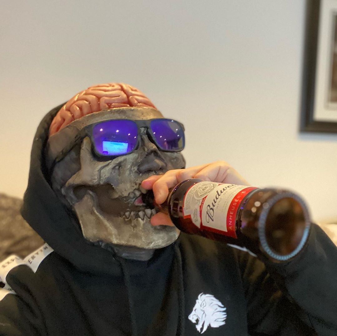 トム・キャセルさんのインスタグラム写真 - (トム・キャセルInstagram)「Life in Lockdown got me like.. #HappyHalloween」11月1日 4時02分 - syndicate