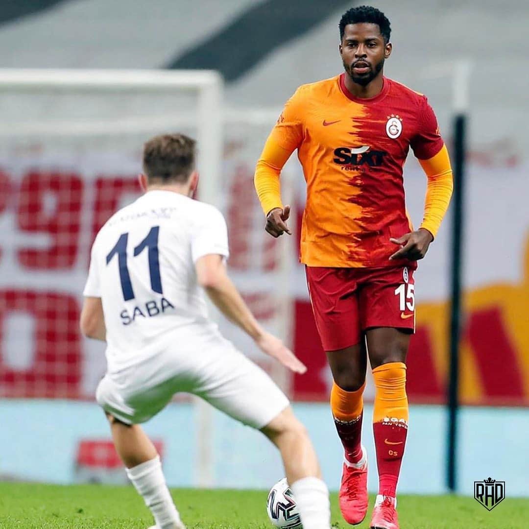 のインスタグラム：「Utsj puan 💛❤️ #GALATASARAY #devammm」